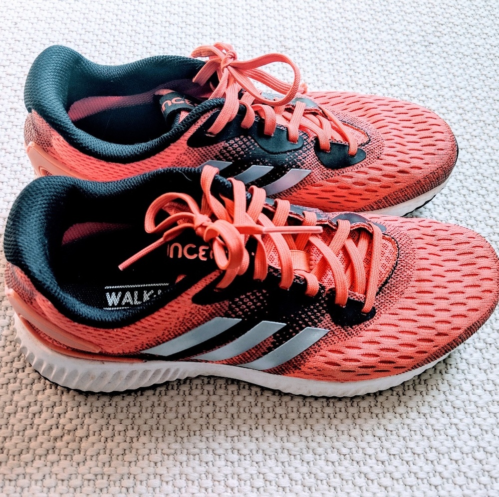 Adidas bounce tennis shoes